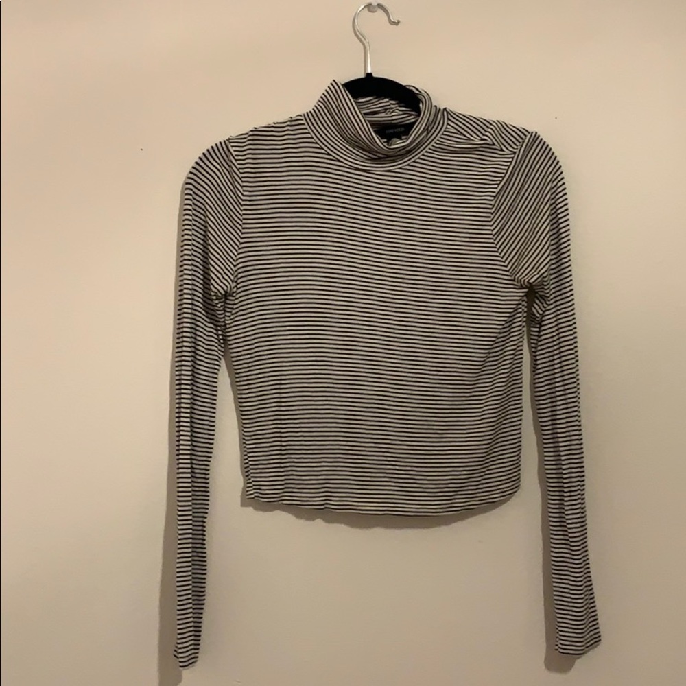 striped turtle neck